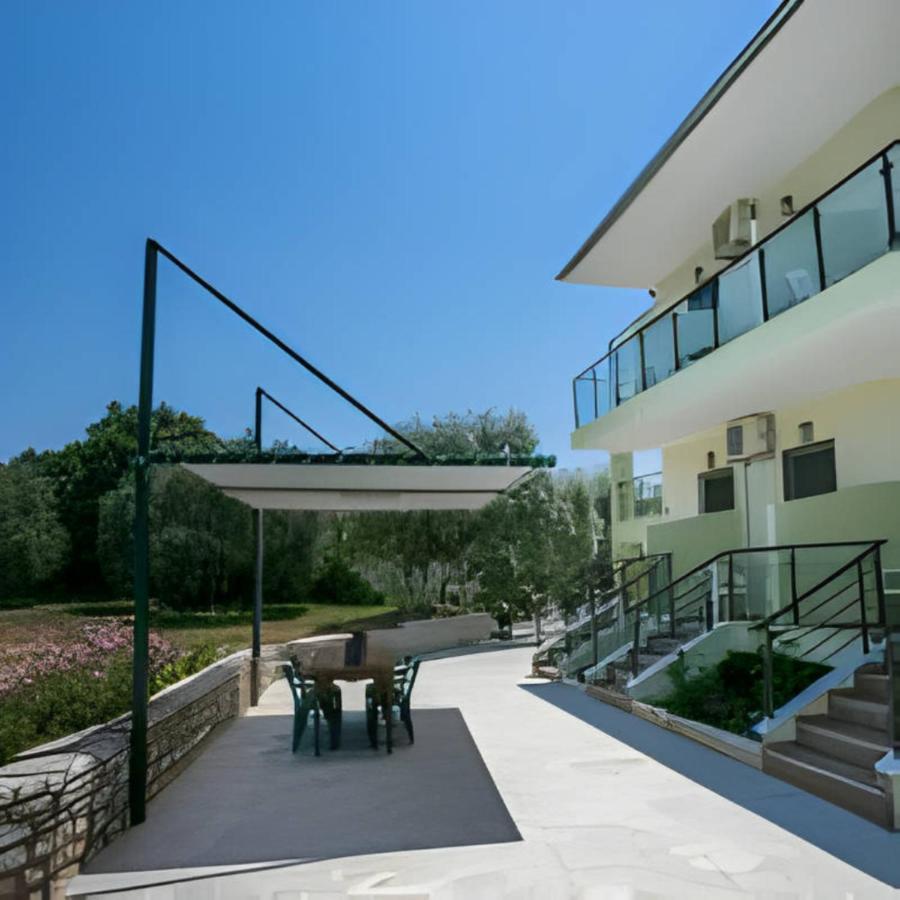 Villa Elista Astris Exteriör bild
