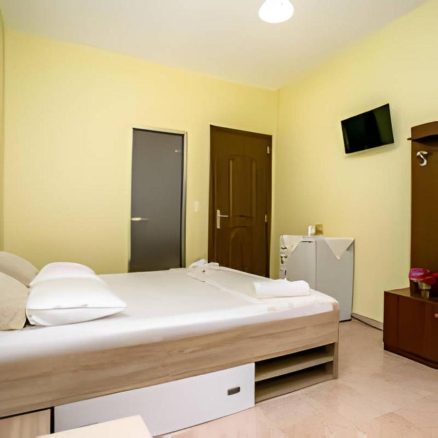 Villa Elista Astris Exteriör bild